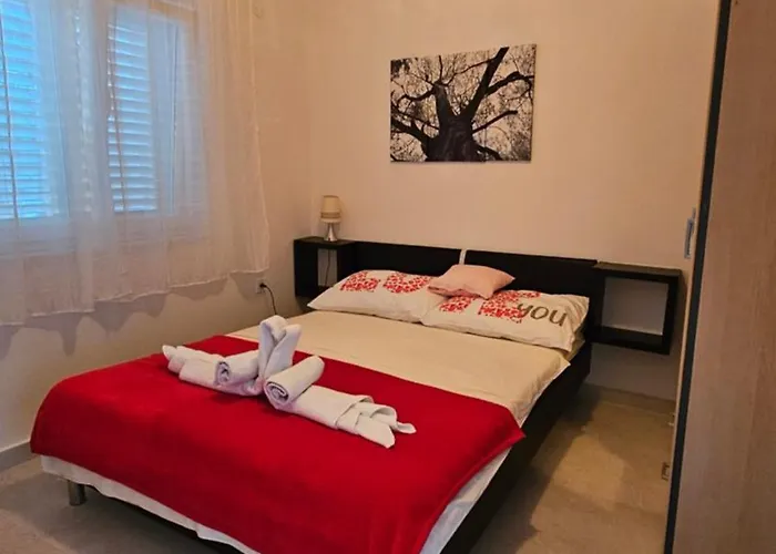 House Nika Tribunj 아파트