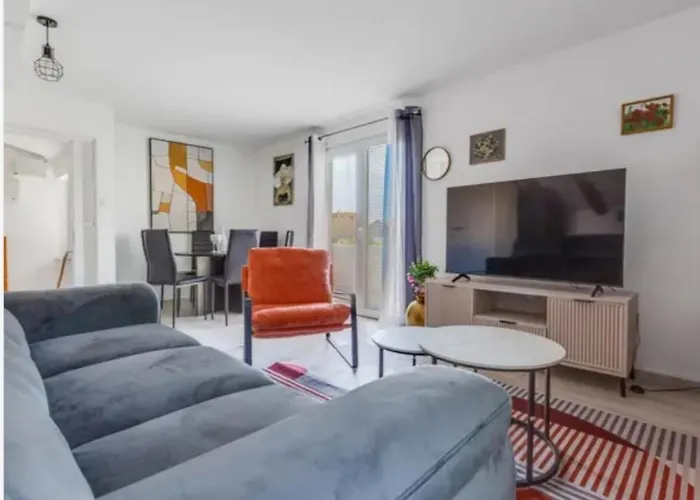 House Nika Tribunj 아파트