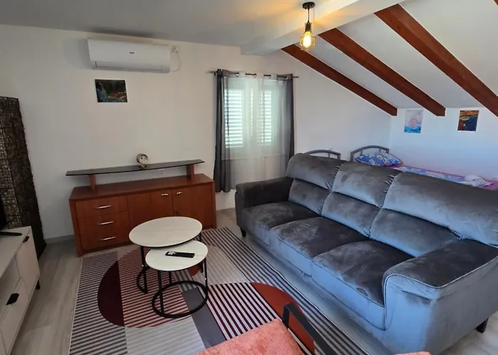 아파트 House Nika Tribunj Tribalj